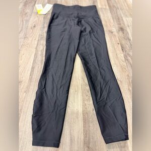 Women’s NWT Effortless Support Leggings Size Small Black MSRP $30